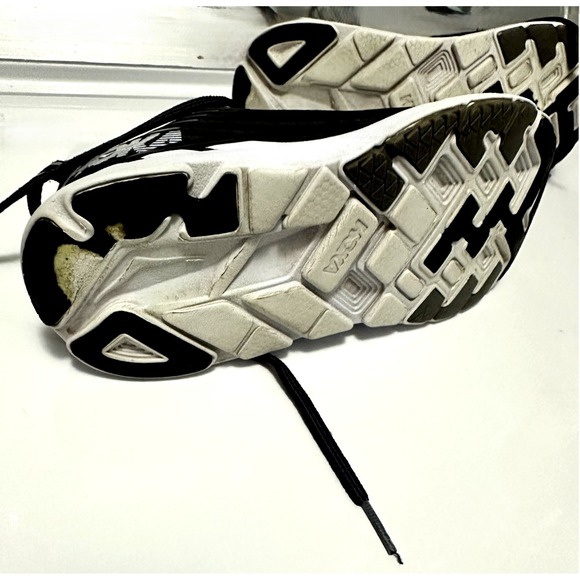 Hoka One One Clifton 5 Running Shoes Black White Sneakers Low Top Athletic - Picture 4 of 8